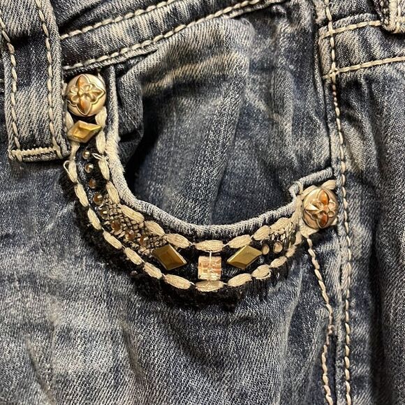 MISS Me woman’s Signature Straight woman’s blinged out jeans - Picture 3 of 16